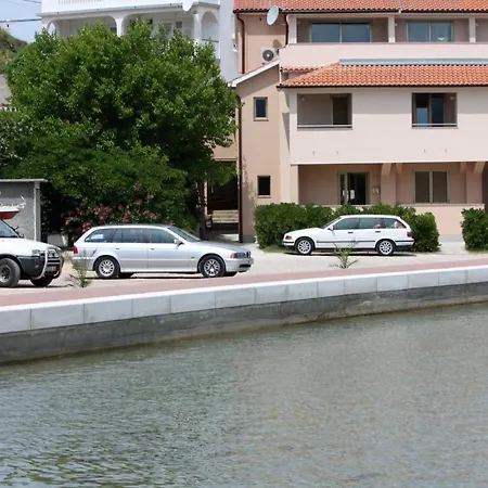 With Parking Space - Donja, Rab - 5060 Supetarska Draga