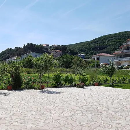Apartments With Parking Space Supetarska Draga - Donja, Rab - 5060 Apartment Supetarska Draga