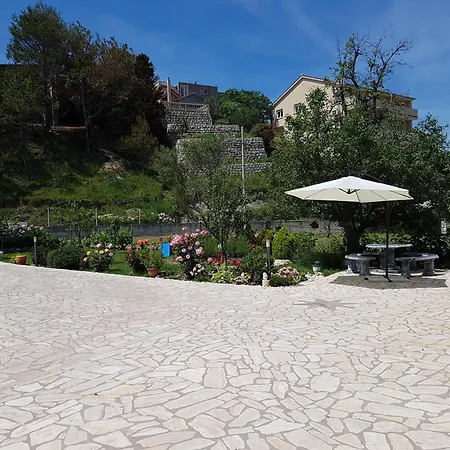 Apartments With Parking Space Supetarska Draga - Donja, Rab - 5060 Apartment Supetarska Draga